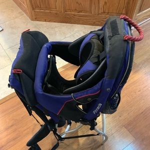 Hiking baby carrier
